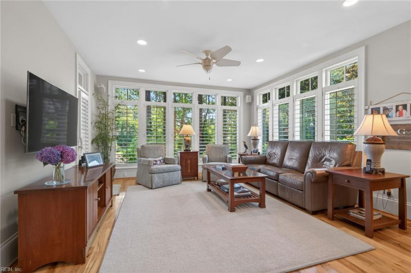 Photo 15 of 47 residential for sale in Virginia Beach virginia