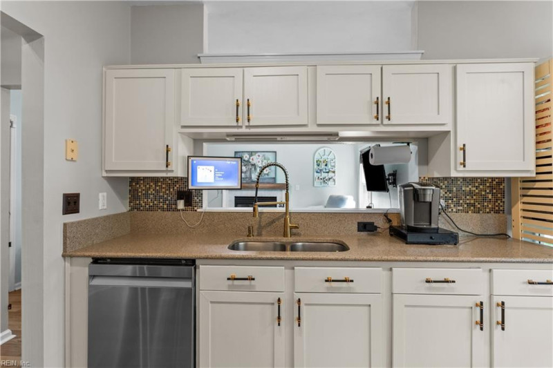 Photo 9 of 47 residential for sale in Chesapeake virginia Photo 9 of 47 residential for sale in Chesapeake virginia