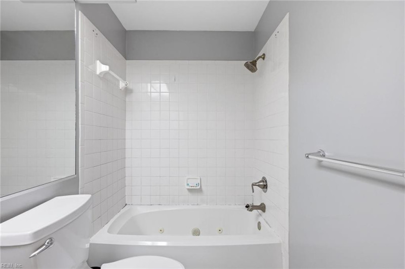 Photo 18 of 34 residential for sale in Chesapeake virginia