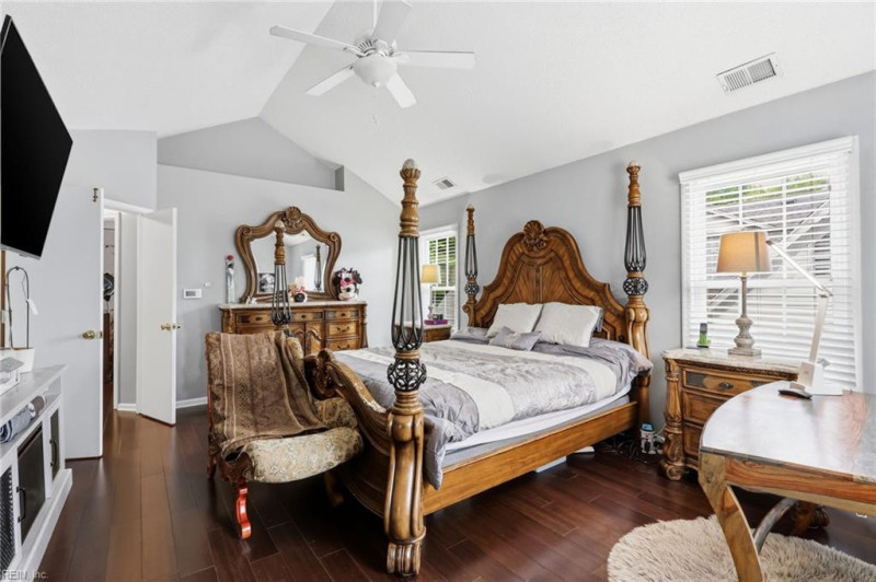 Photo 20 of 34 residential for sale in Chesapeake virginia
