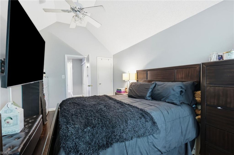 Photo 25 of 34 residential for sale in Chesapeake virginia