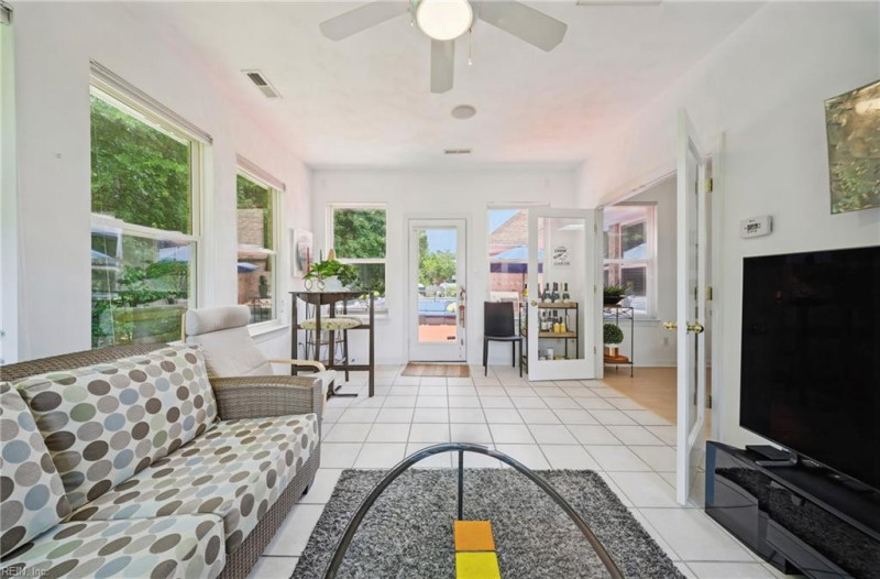 Photo 11 of 49 residential for sale in Virginia Beach virginia