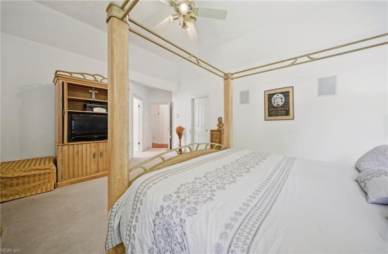 Photo 25 of 49 residential for sale in Virginia Beach virginia