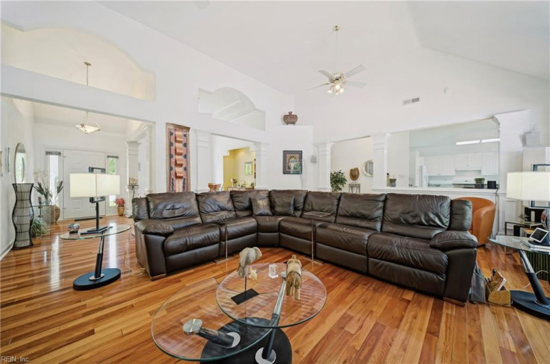 Photo 4 of 49 residential for sale in Virginia Beach virginia
