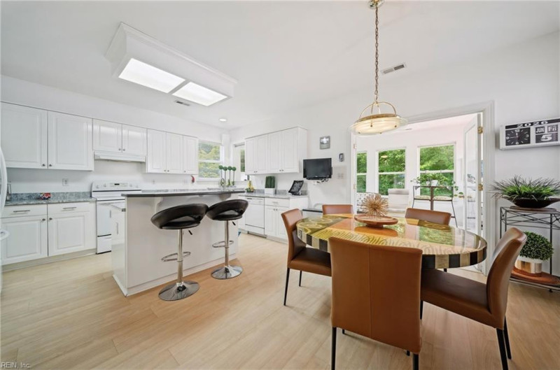 Photo 6 of 49 residential for sale in Virginia Beach virginia