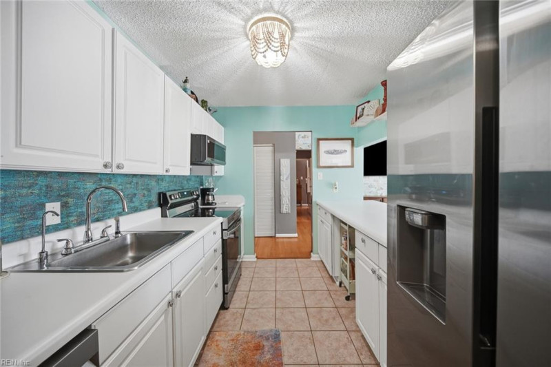 Photo 14 of 42 residential for sale in Virginia Beach virginia