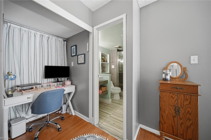 Photo 18 of 42 residential for sale in Virginia Beach virginia