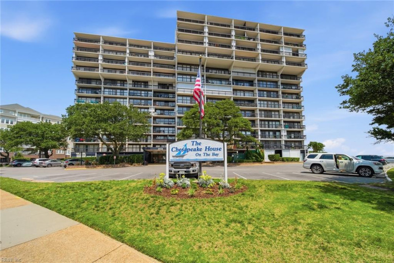 Photo 3 of 42 residential for sale in Virginia Beach virginia