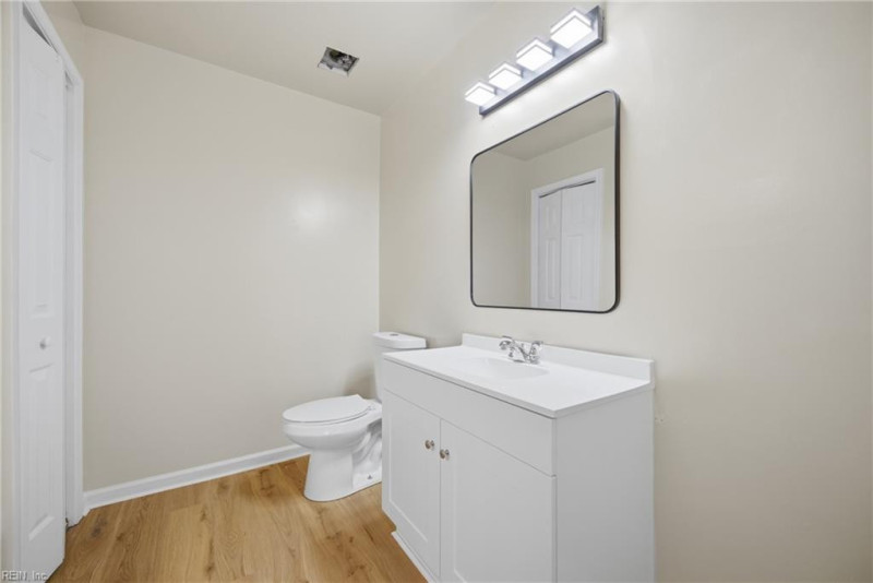 Photo 11 of 28 residential for sale in Chesapeake virginia