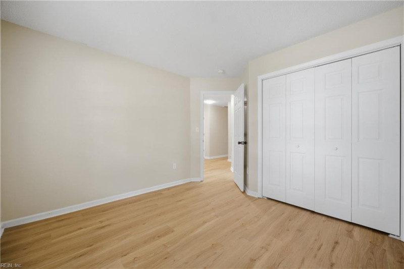 Photo 15 of 28 residential for sale in Chesapeake virginia