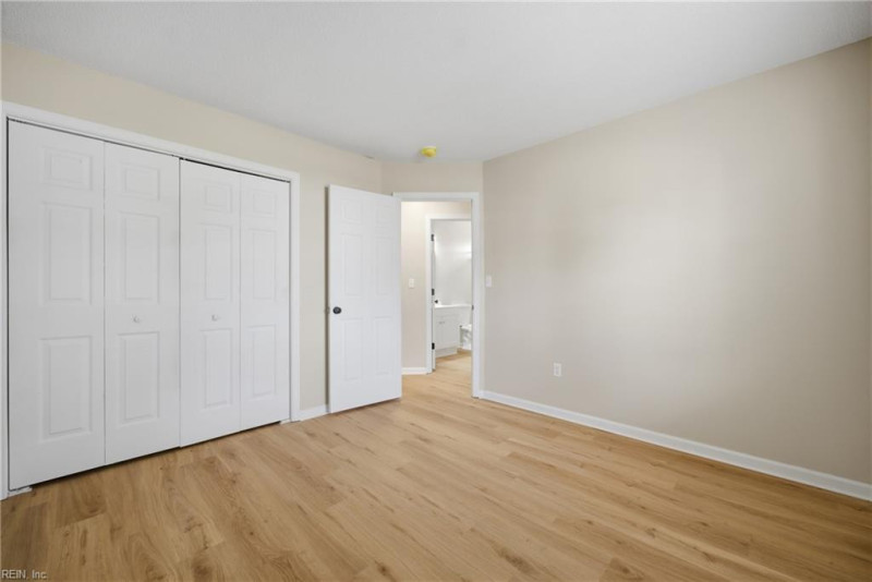Photo 18 of 28 residential for sale in Chesapeake virginia