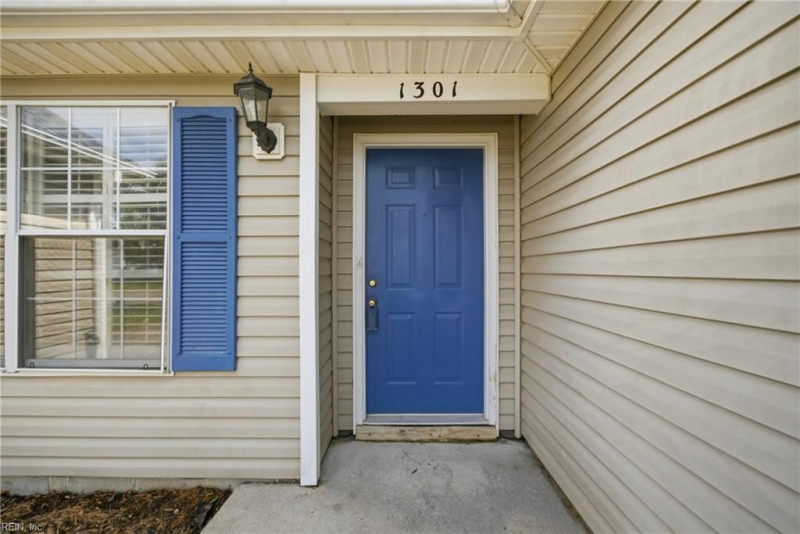 Photo 2 of 28 residential for sale in Chesapeake virginia