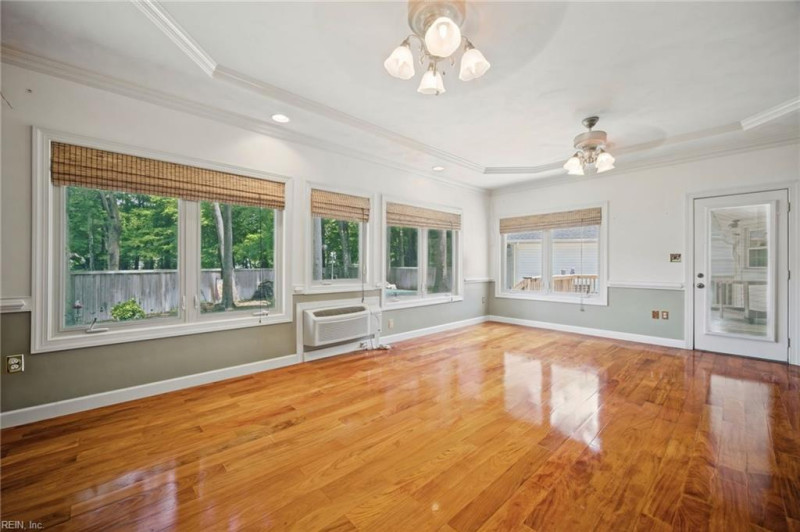Photo 10 of 32 residential for sale in Chesapeake virginia