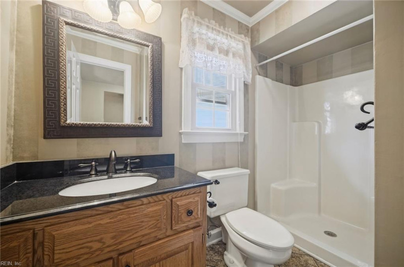 Photo 13 of 32 residential for sale in Chesapeake virginia