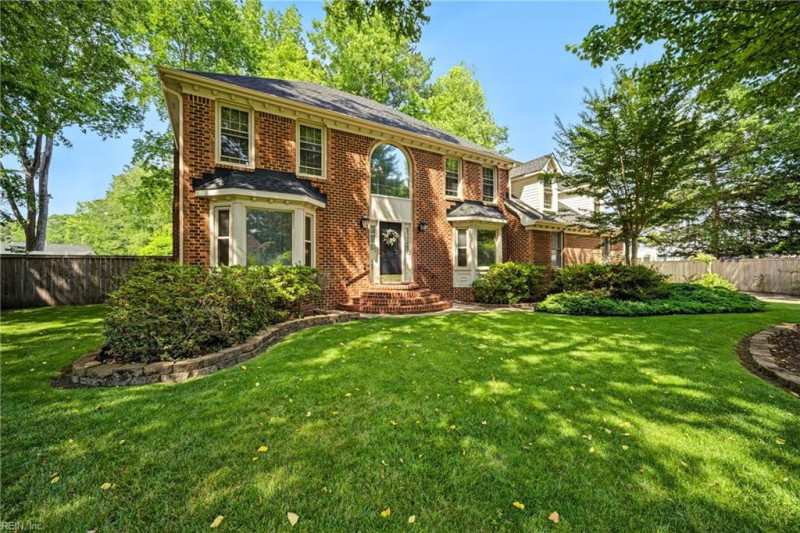Photo 2 of 32 residential for sale in Chesapeake virginia