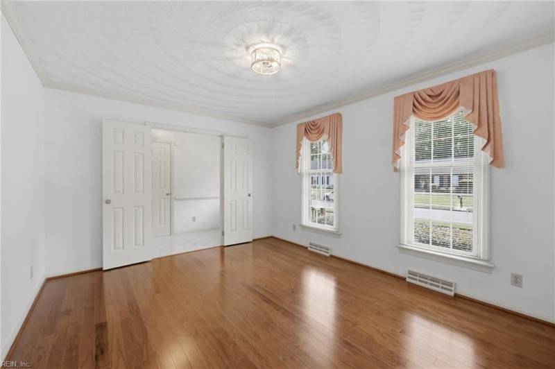 Photo 13 of 46 residential for sale in Chesapeake virginia
