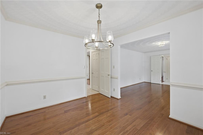 Photo 14 of 46 residential for sale in Chesapeake virginia