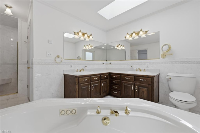 Photo 18 of 46 residential for sale in Chesapeake virginia