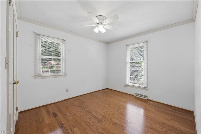 Photo 21 of 46 residential for sale in Chesapeake virginia