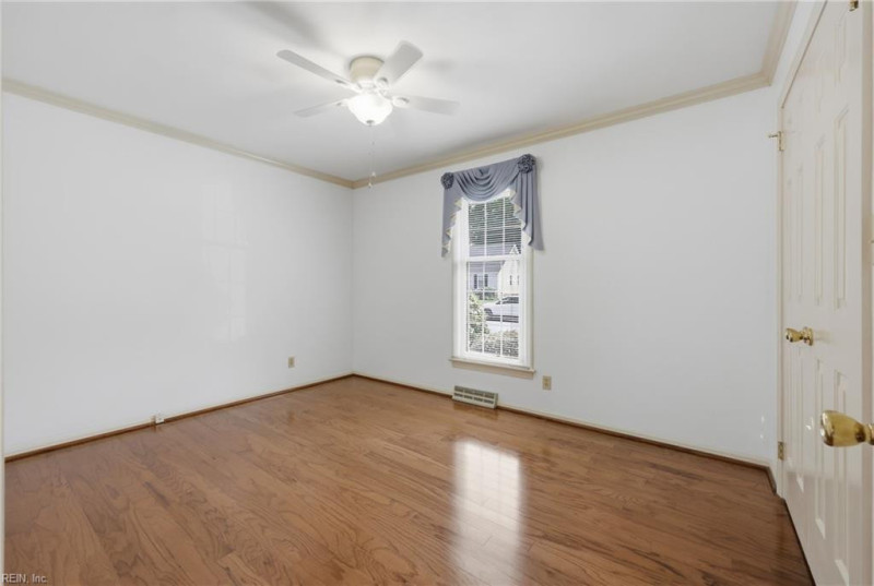 Photo 24 of 46 residential for sale in Chesapeake virginia