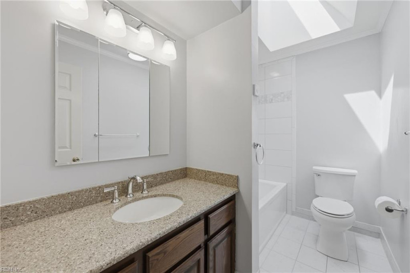 Photo 25 of 46 residential for sale in Chesapeake virginia