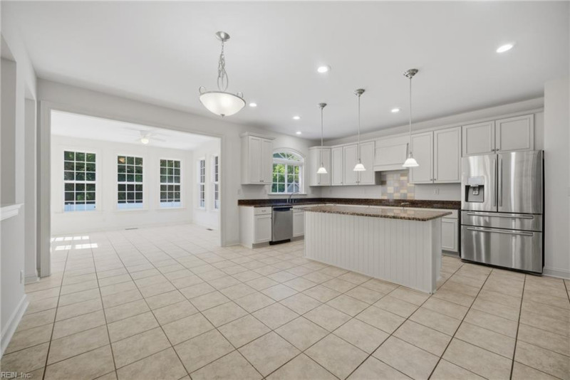Photo 10 of 48 residential for sale in Chesapeake virginia