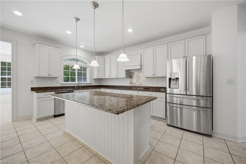 Photo 13 of 48 residential for sale in Chesapeake virginia