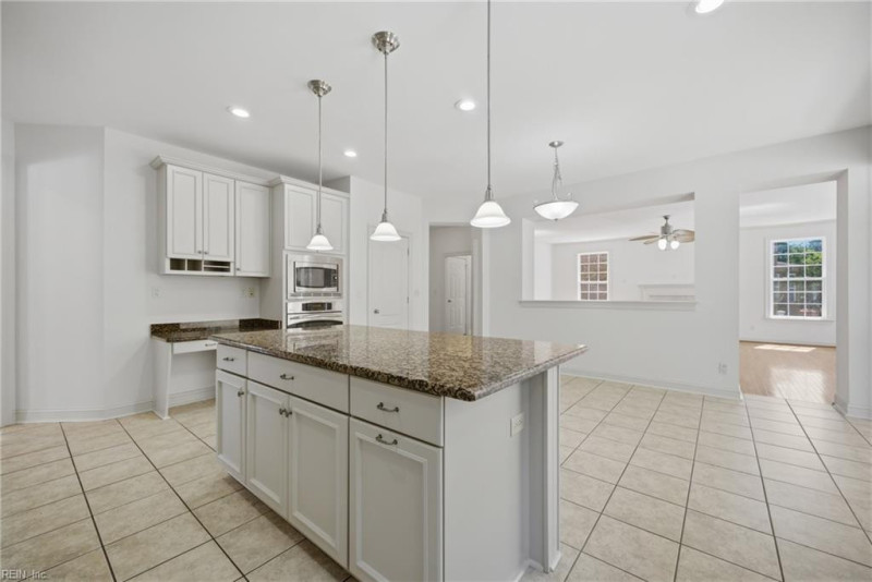 Photo 14 of 48 residential for sale in Chesapeake virginia