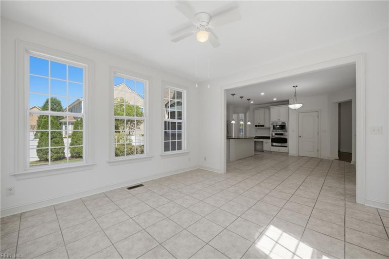 Photo 16 of 48 residential for sale in Chesapeake virginia