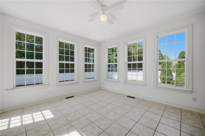 Photo 17 of 48 residential for sale in Chesapeake virginia