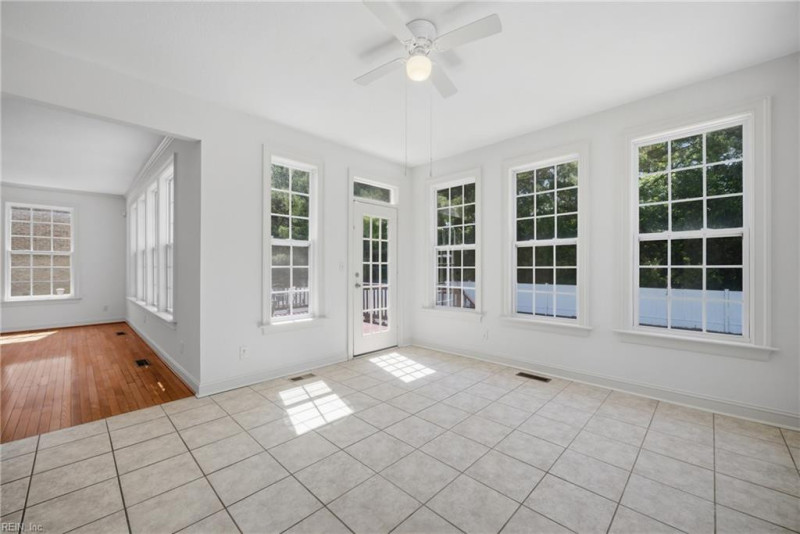 Photo 18 of 48 residential for sale in Chesapeake virginia