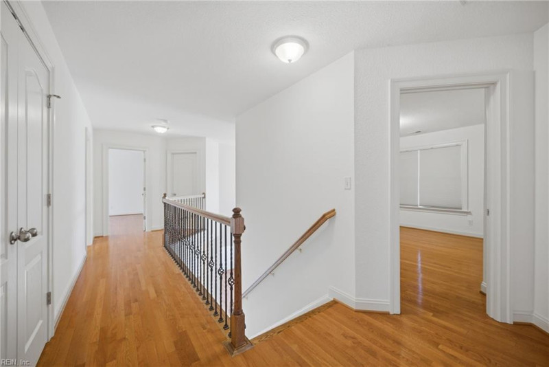 Photo 25 of 48 residential for sale in Chesapeake virginia