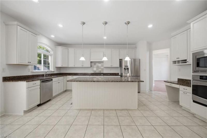 Photo 3 of 48 residential for sale in Chesapeake virginia