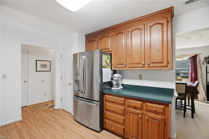 Photo 11 of 40 residential for sale in Chesapeake virginia