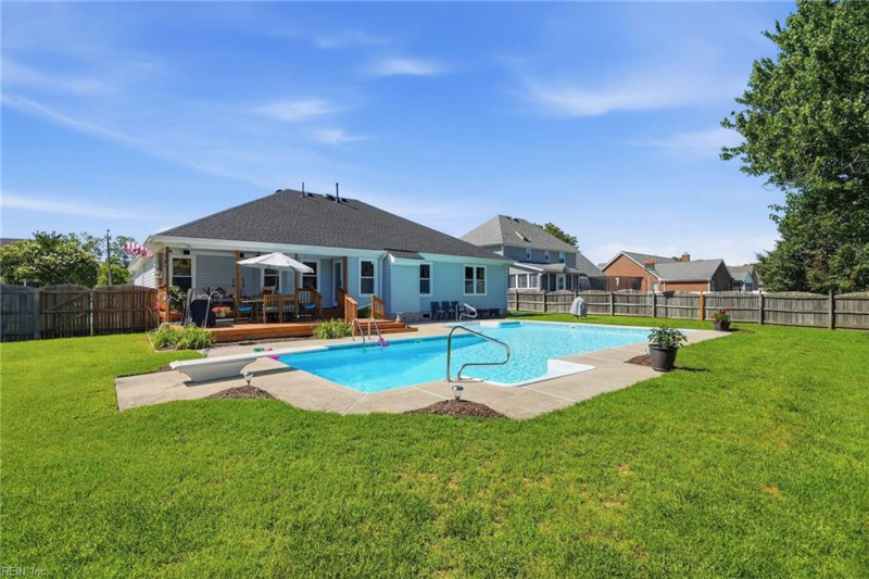 Photo 31 of 40 residential for sale in Chesapeake virginia