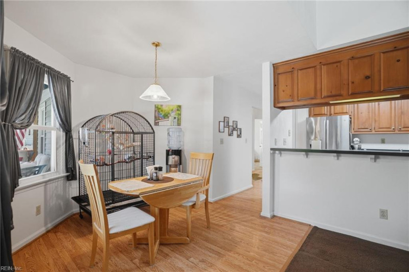 Photo 8 of 40 residential for sale in Chesapeake virginia