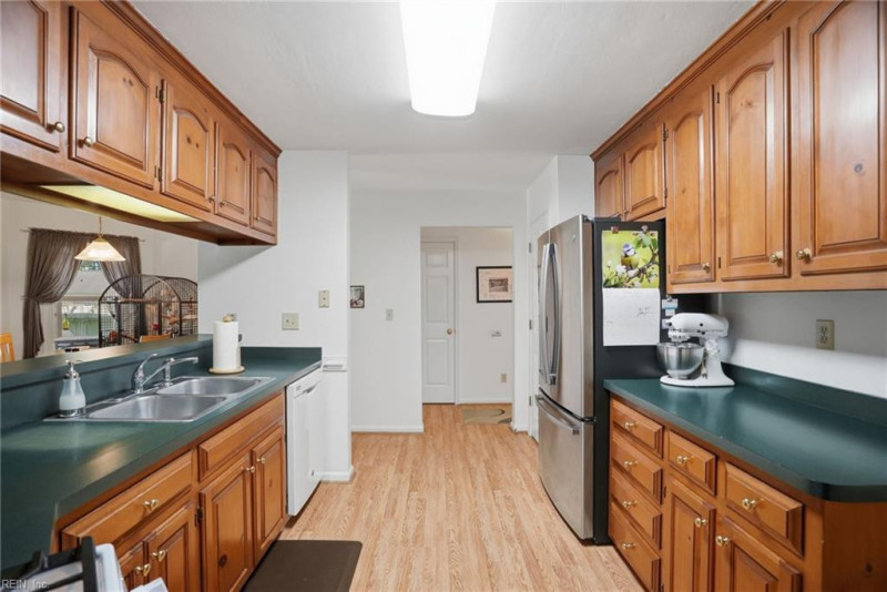 Photo 9 of 40 residential for sale in Chesapeake virginia