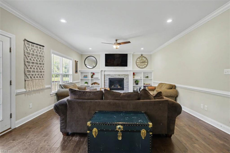 Photo 12 of 41 residential for sale in Suffolk virginia
