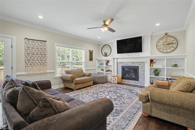 Photo 14 of 41 residential for sale in Suffolk virginia