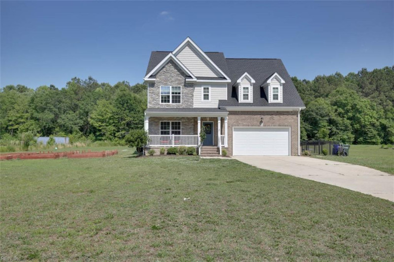 Photo 3 of 41 residential for sale in Suffolk virginia