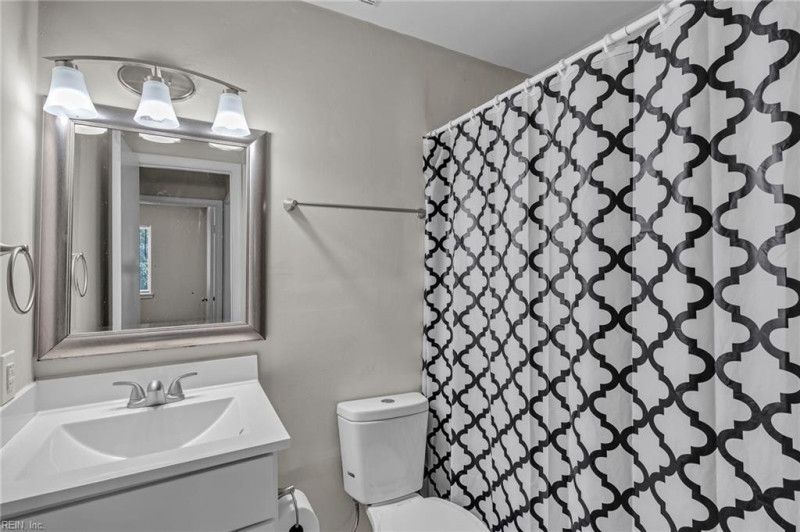 Photo 16 of 35 residential for sale in Virginia Beach virginia