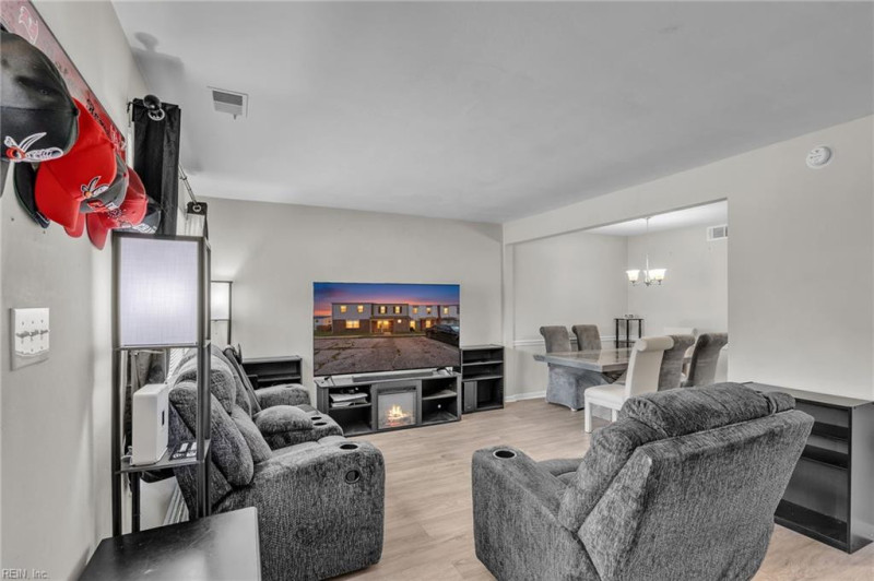 Photo 4 of 35 residential for sale in Virginia Beach virginia