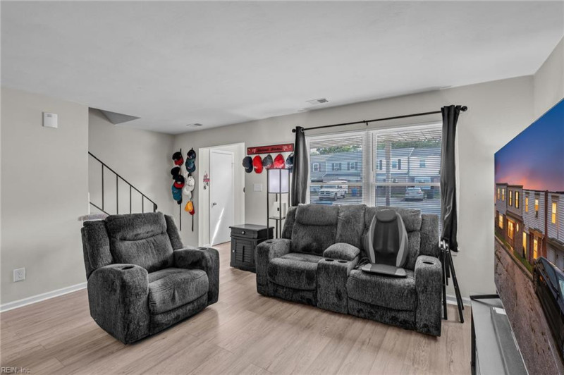 Photo 5 of 35 residential for sale in Virginia Beach virginia