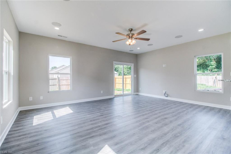 Photo 14 of 29 residential for sale in Suffolk virginia