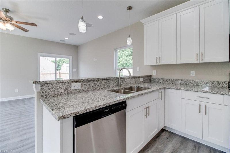 Photo 7 of 29 residential for sale in Suffolk virginia