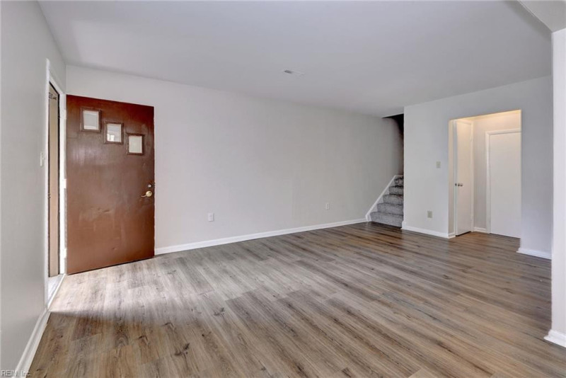 Photo 5 of 30 residential for sale in Newport News virginia