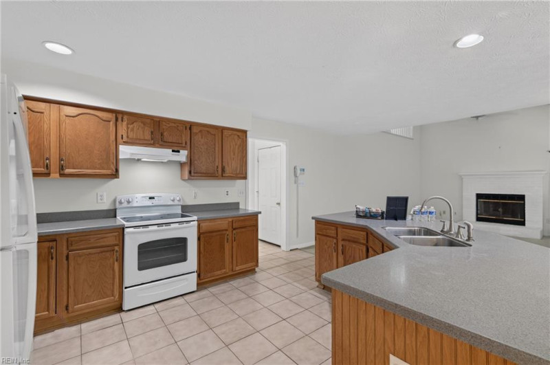 Photo 8 of 21 residential for sale in Newport News virginia