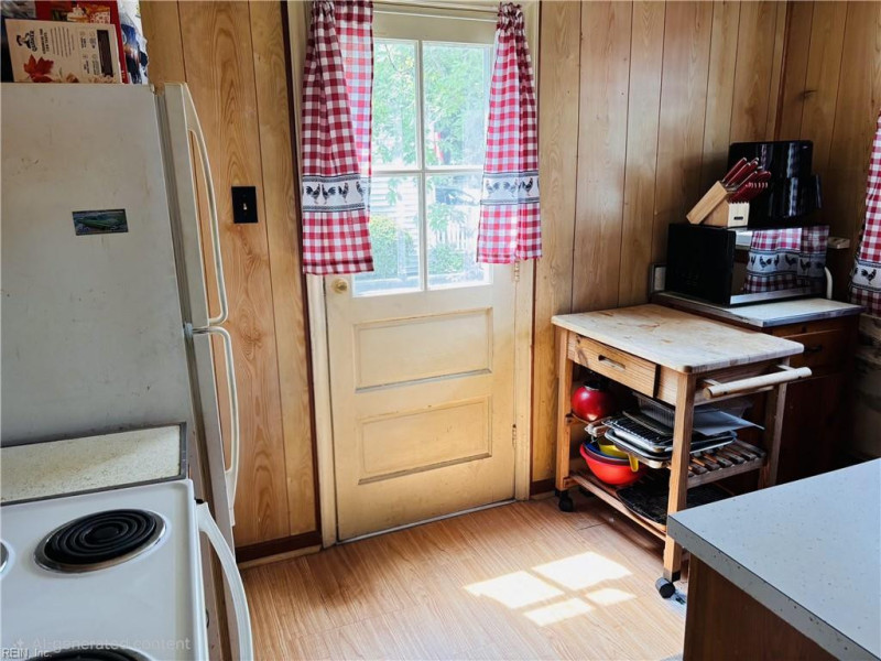 Photo 2 of 14 residential for sale in Portsmouth virginia