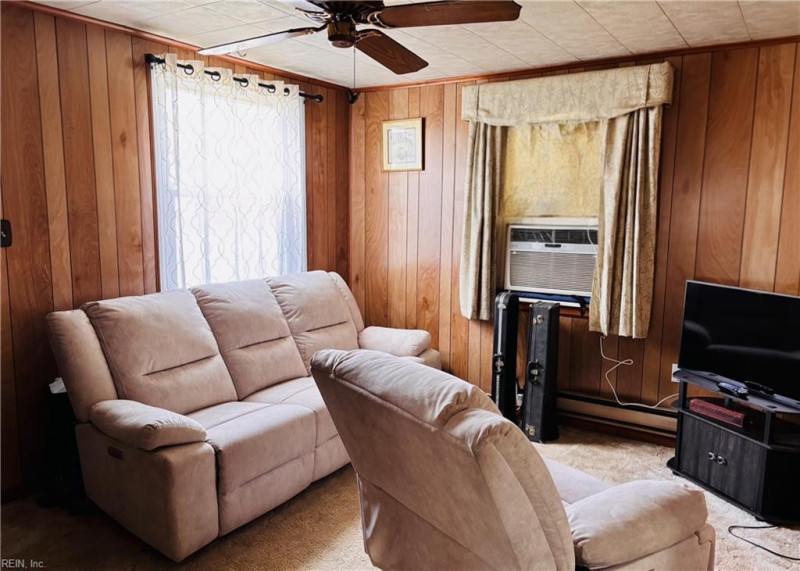 Photo 4 of 14 residential for sale in Portsmouth virginia