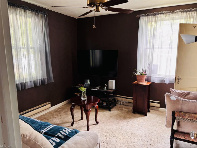Photo 5 of 14 residential for sale in Portsmouth virginia